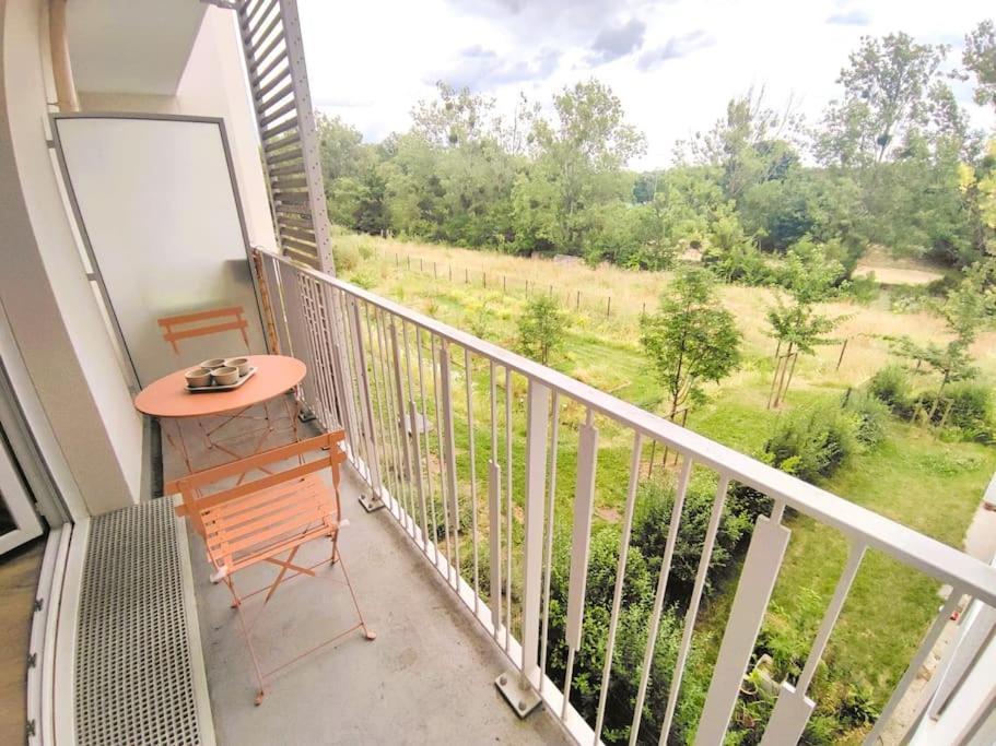 Au Calme Sur Le Canal Et Proche Disney Vaires-sur-Marne Exterior photo